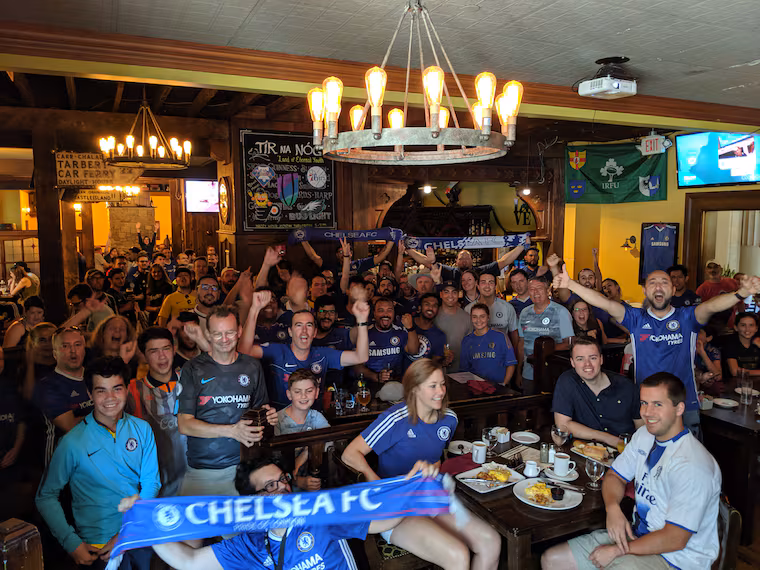 Sports bar atmosphere 4